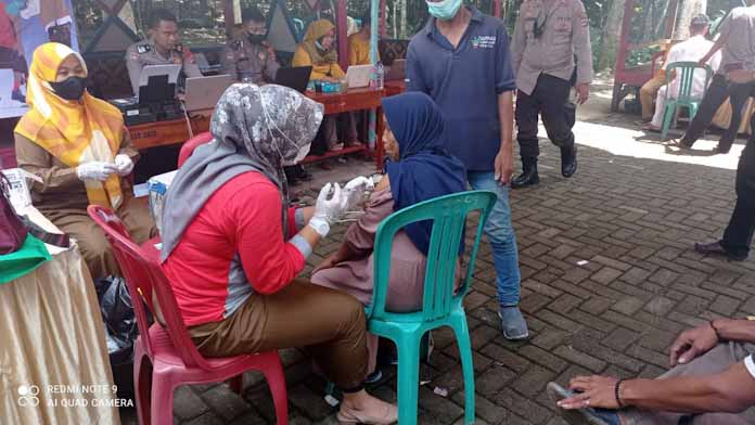 Agar Cepat Keluar Dari Pandemi, Warga Lebak Sukseskan Vaksinasi