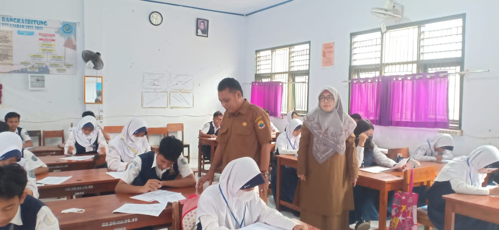 Hari Ini, Ratusan Siswa SMPN 1 Rangkasbitung Melaksanakan Ujian Akhir ...