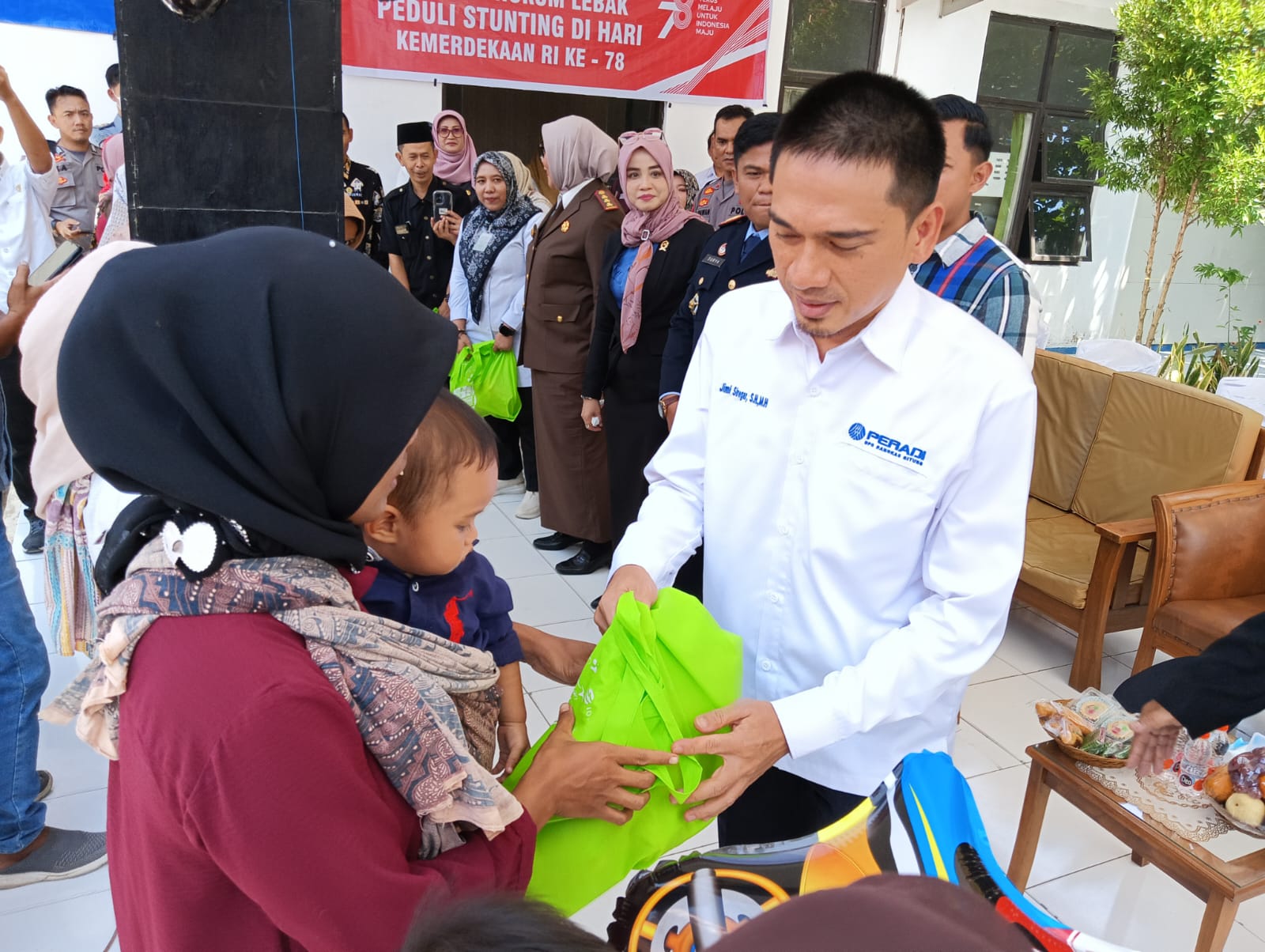 Tekan Angka Stunting, Penegak Hukum Di Lebak Kompak Bagikan Paket ...